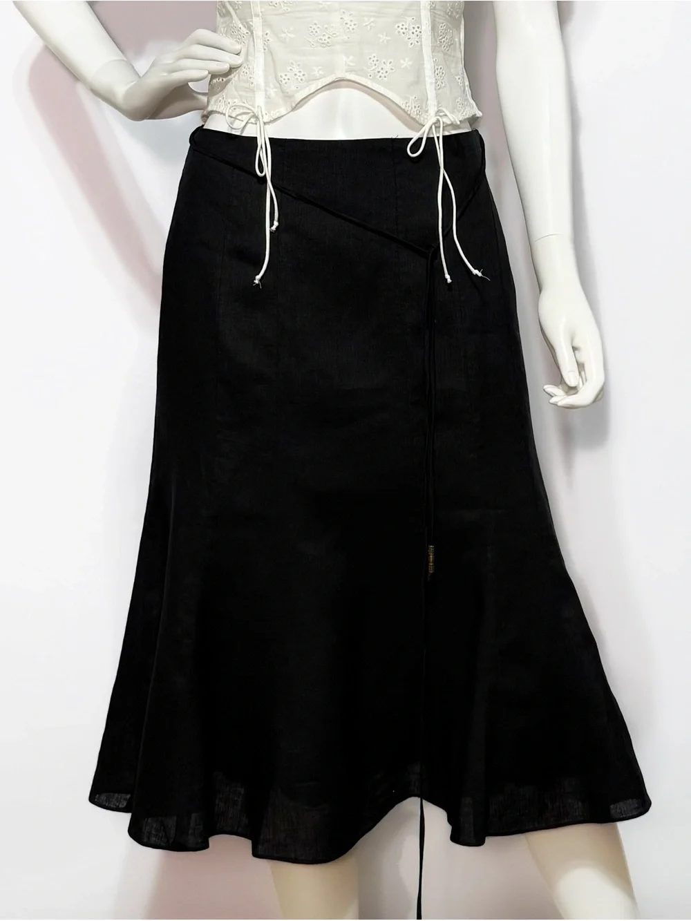Lauren Ralph Lauren Black Whimsical A-Line Midi Skirt with Flared Hem | Size 4P